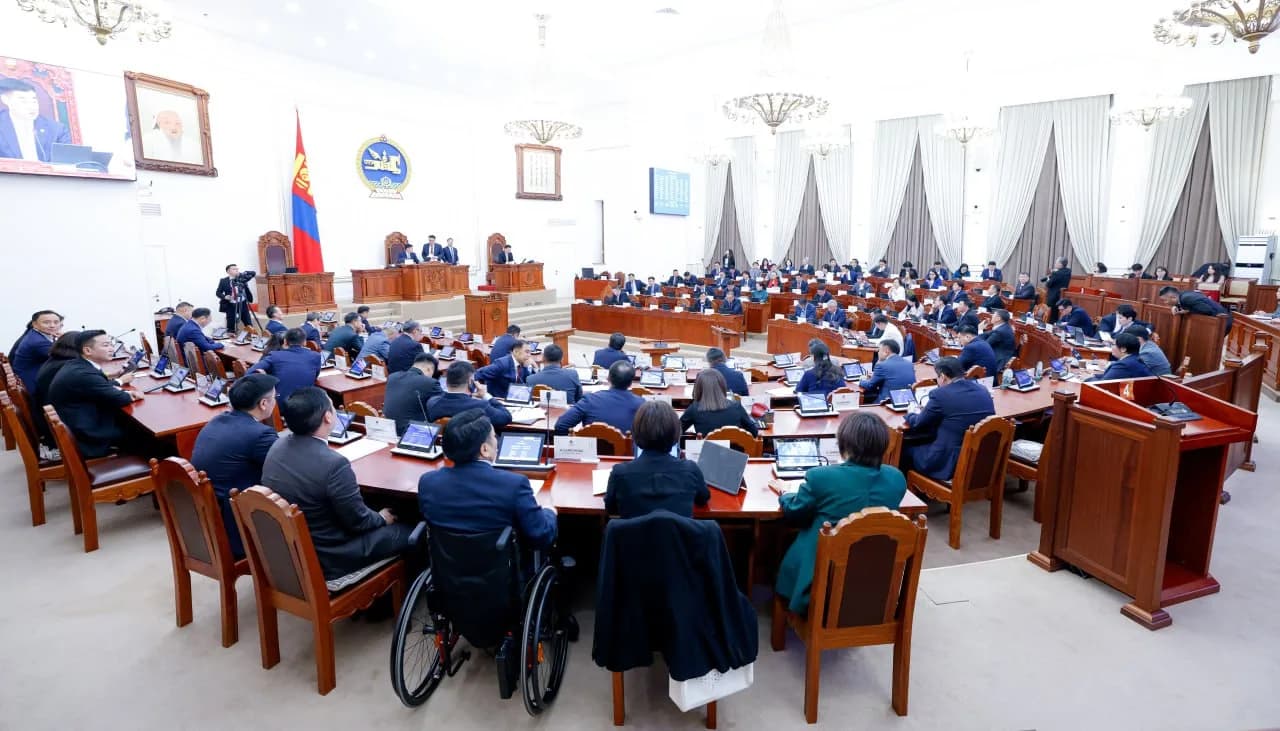 Улсын Их Хурлын 2026 оны 10 дугаар сарын 16-ны чуулганы нэгдсэн хуралдаан, Төрийн ордны “Их Хуралдай” танхим. Гэрэл зураг: parliament.mn