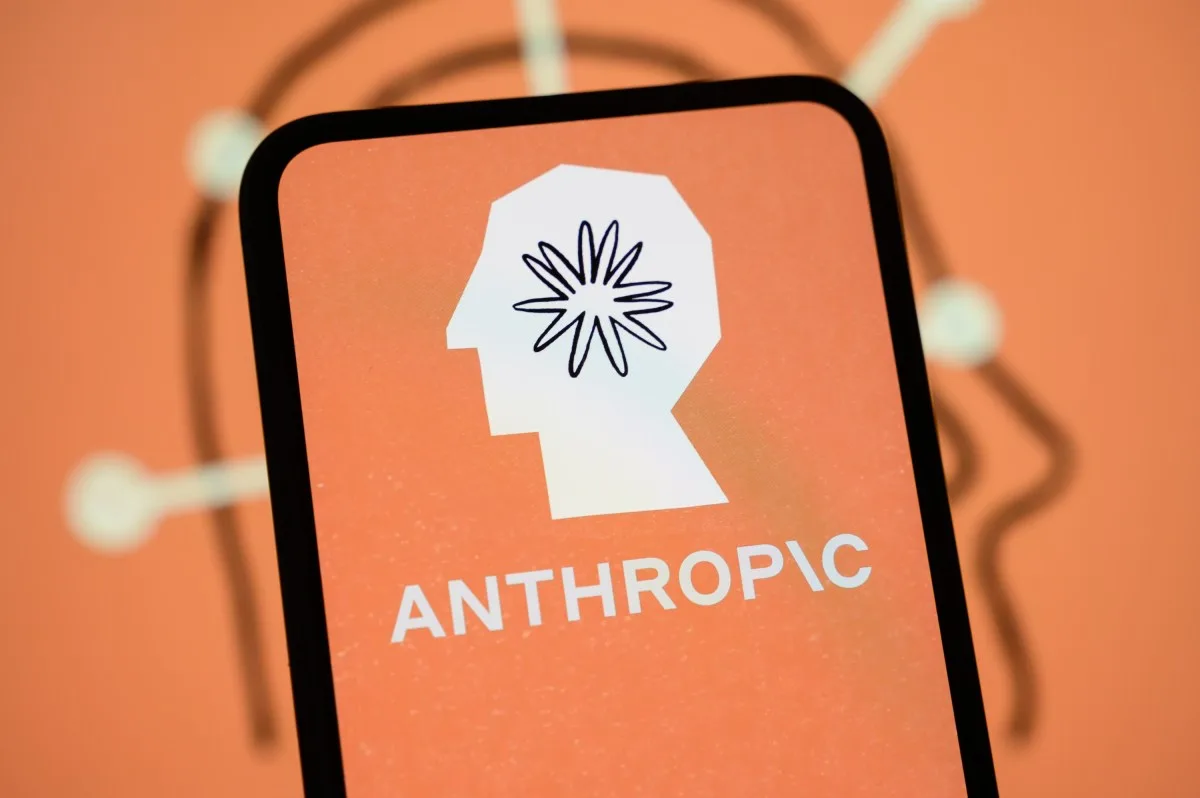 Ухаалаг утасны дэлгэц дээрх Anthropic компанийн лого